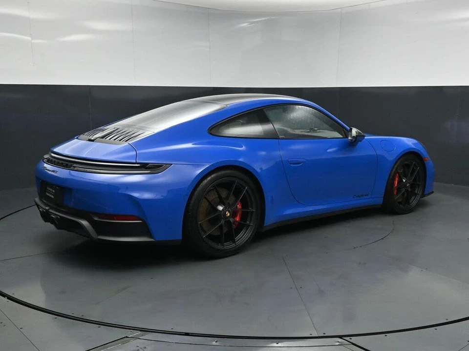 2025 Porsche 992 Carrera GTS - Image 10 of 31