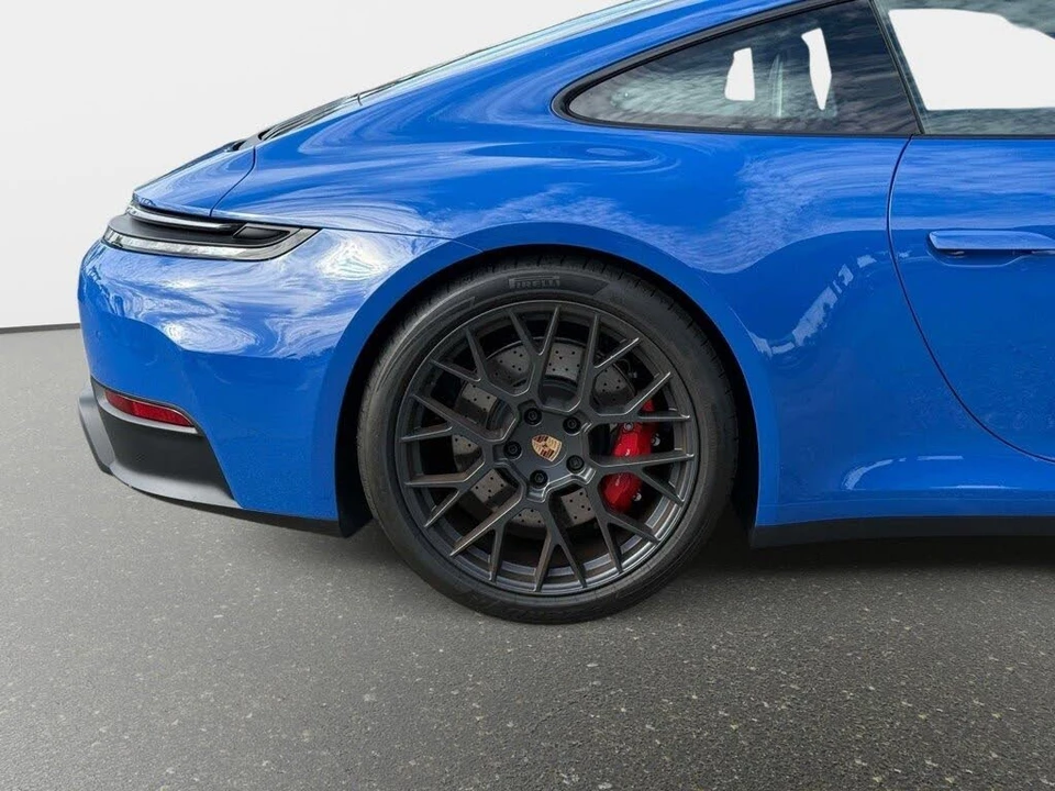 2025 Porsche 992 Carrera GTS - Image 18 of 31