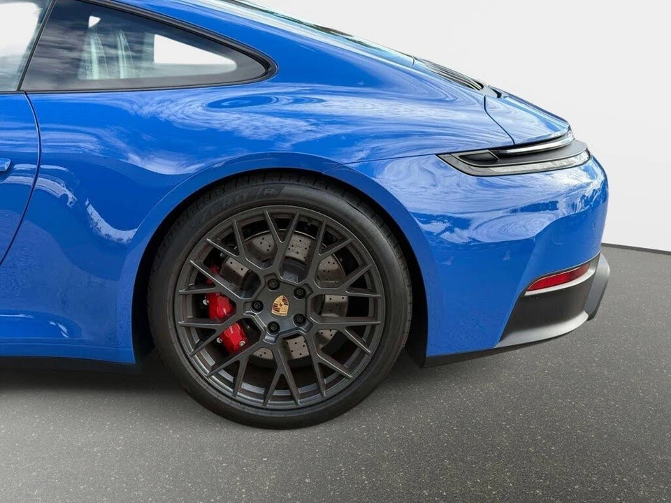 2025 Porsche 992 Carrera GTS - Image 15 of 31