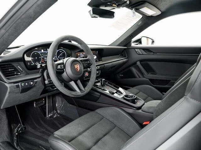 2025 Porsche 992 Carrera GTS - Image 4 of 31
