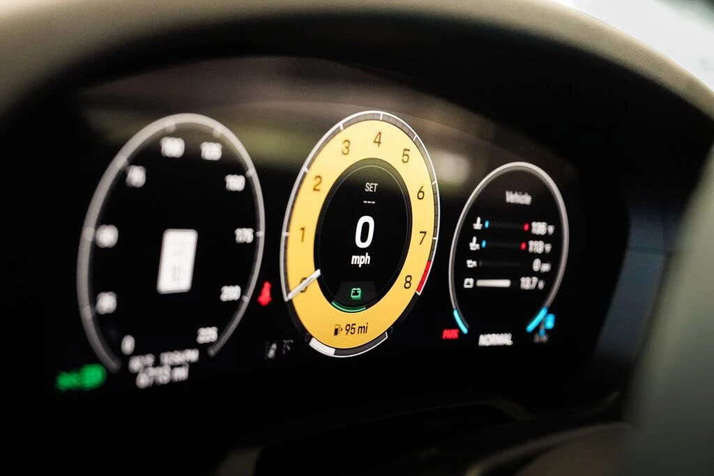 2025 Porsche 992 Carrera GTS - Image 15 of 31