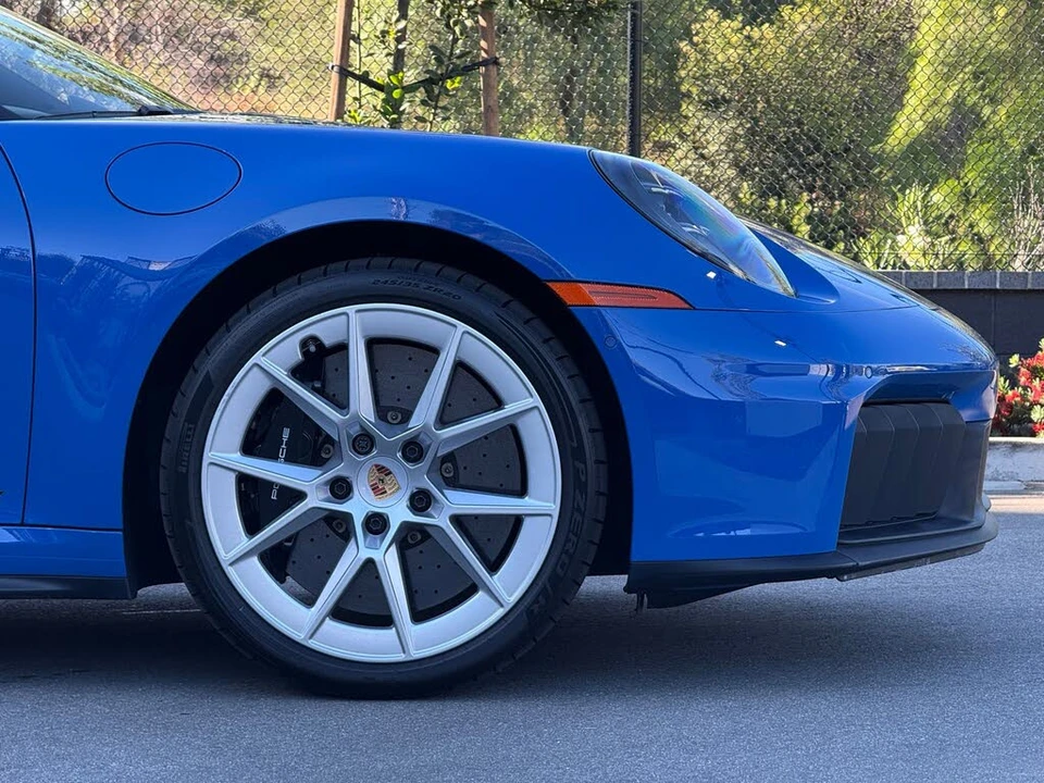 2025 Porsche 992 Carrera GTS - Image 12 of 31