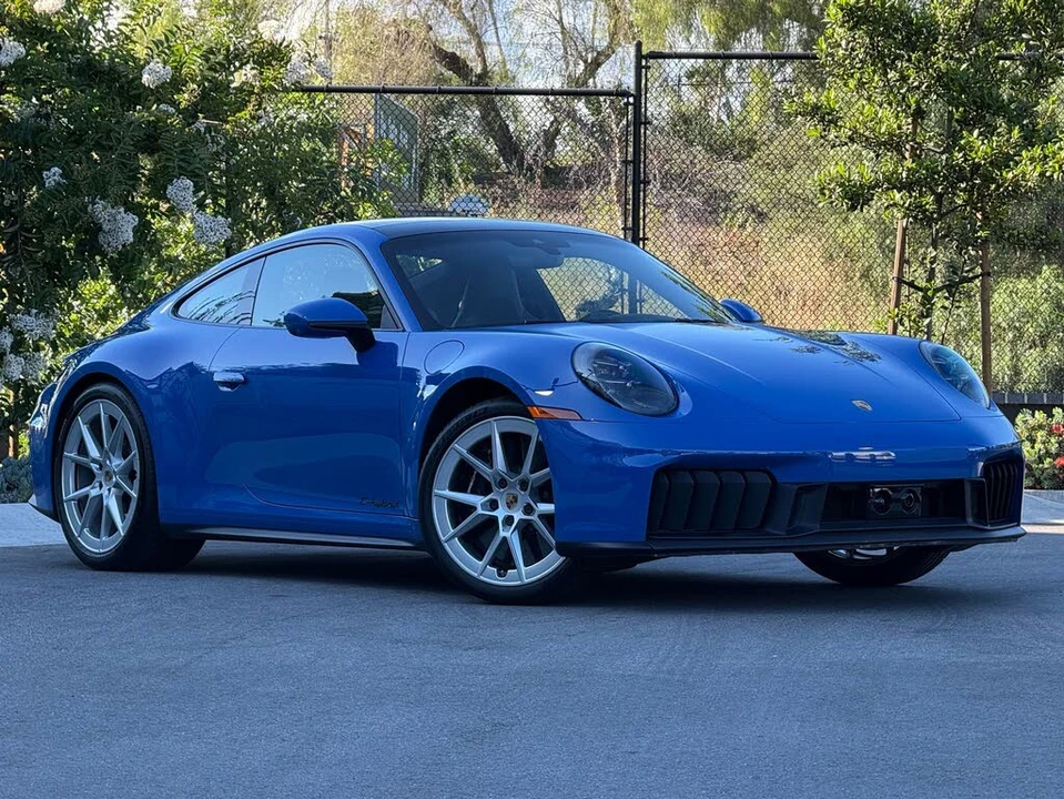 2025 Porsche 992 Carrera GTS - Image 9 of 31
