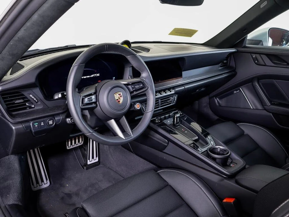 2025 Porsche 992 Carrera GTS - Image 4 of 31