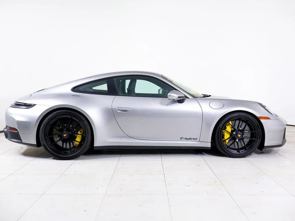 2025 Porsche 992 Carrera GTS - Image 30 of 31