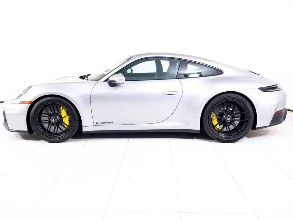 2025 Porsche 992 Carrera GTS - Image 2 of 31