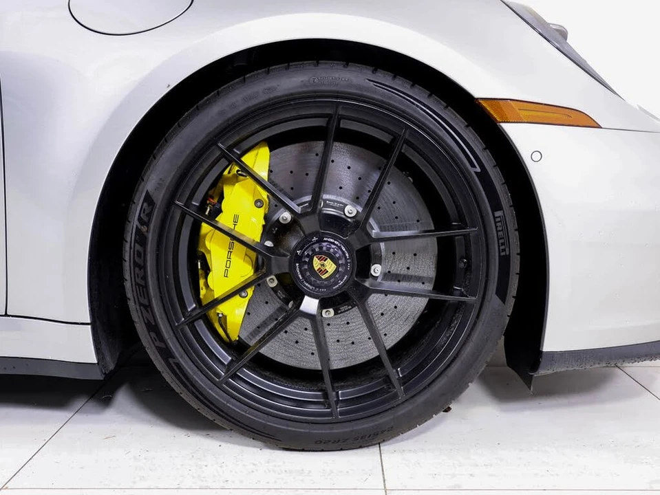2025 Porsche 992 Carrera GTS - Image 24 of 31