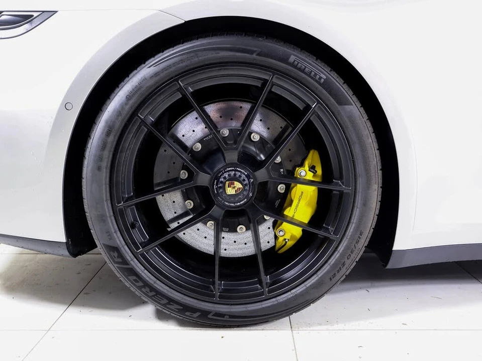 2025 Porsche 992 Carrera GTS - Image 25 of 31