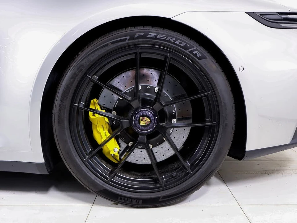 2025 Porsche 992 Carrera GTS - Image 26 of 31