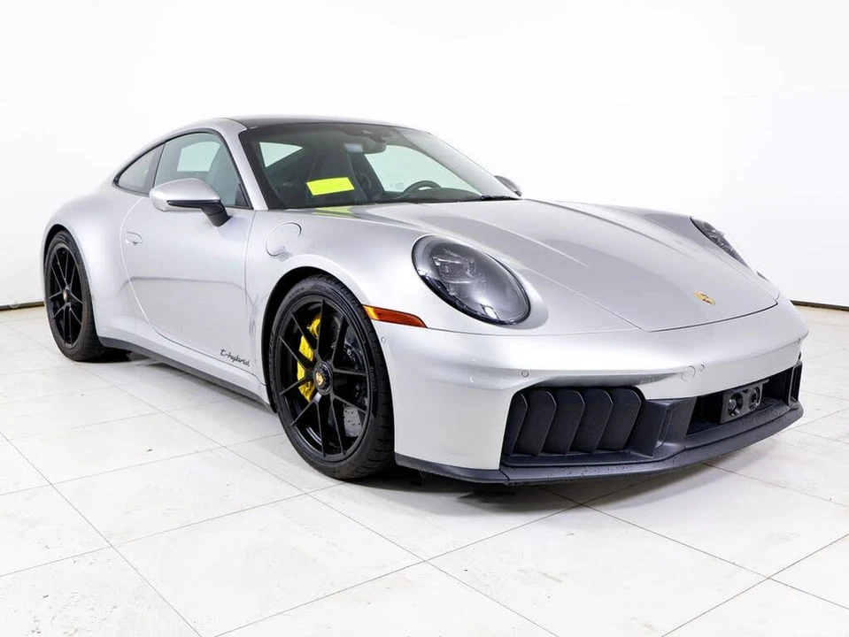 2025 Porsche 992 Carrera GTS - Image 29 of 31