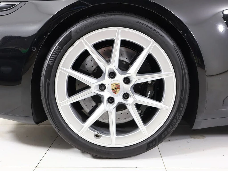 2025 Porsche 992 Carrera GTS - Image 25 of 31
