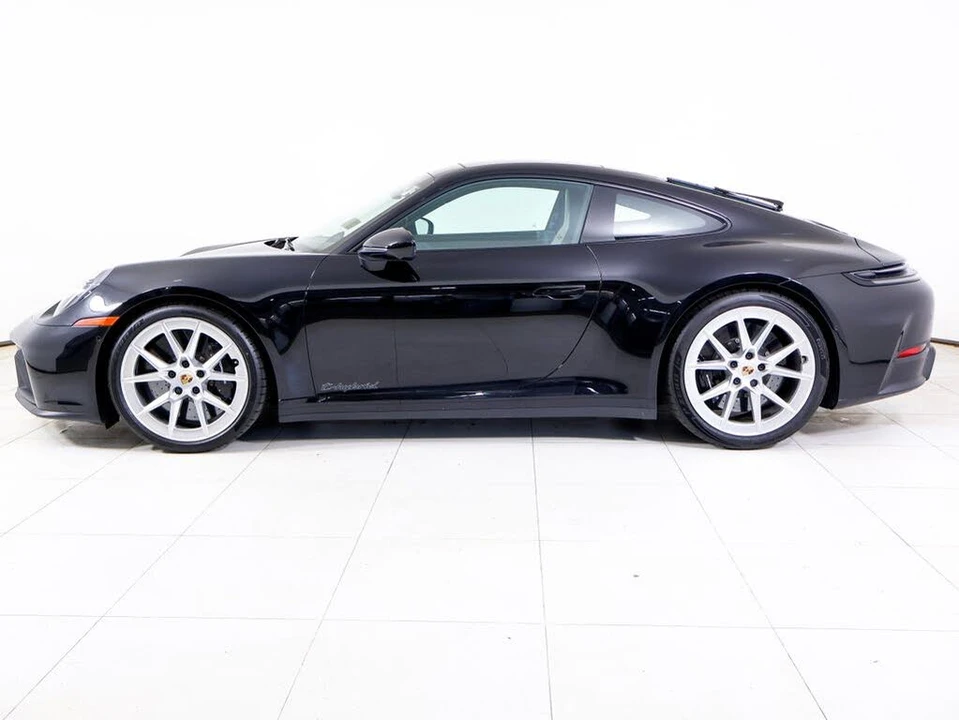 2025 Porsche 992 Carrera GTS - Image 2 of 31