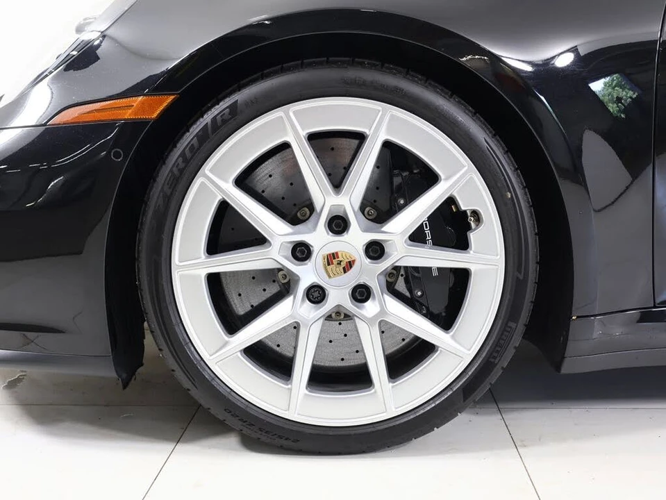 2025 Porsche 992 Carrera GTS - Image 27 of 31