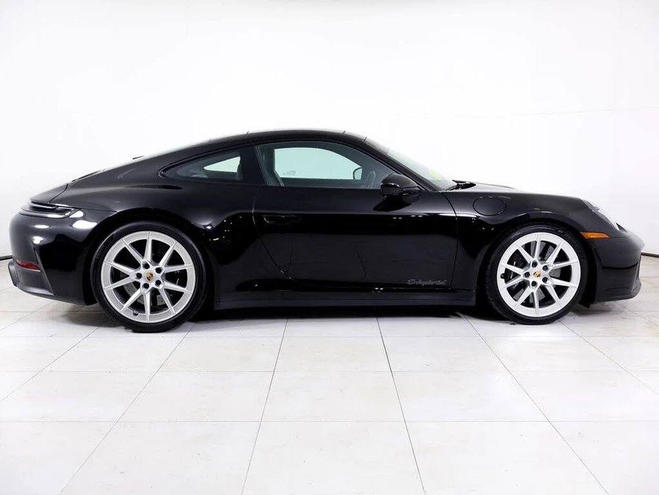 2025 Porsche 992 Carrera GTS - Image 30 of 31