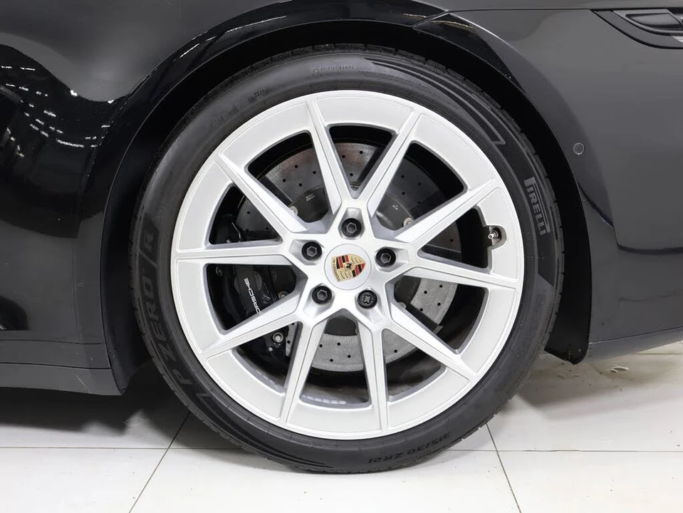 2025 Porsche 992 Carrera GTS - Image 26 of 31