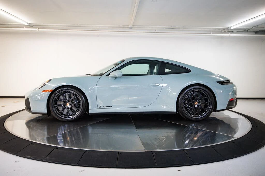 2025 Porsche 992 Carrera GTS - Image 2 of 30