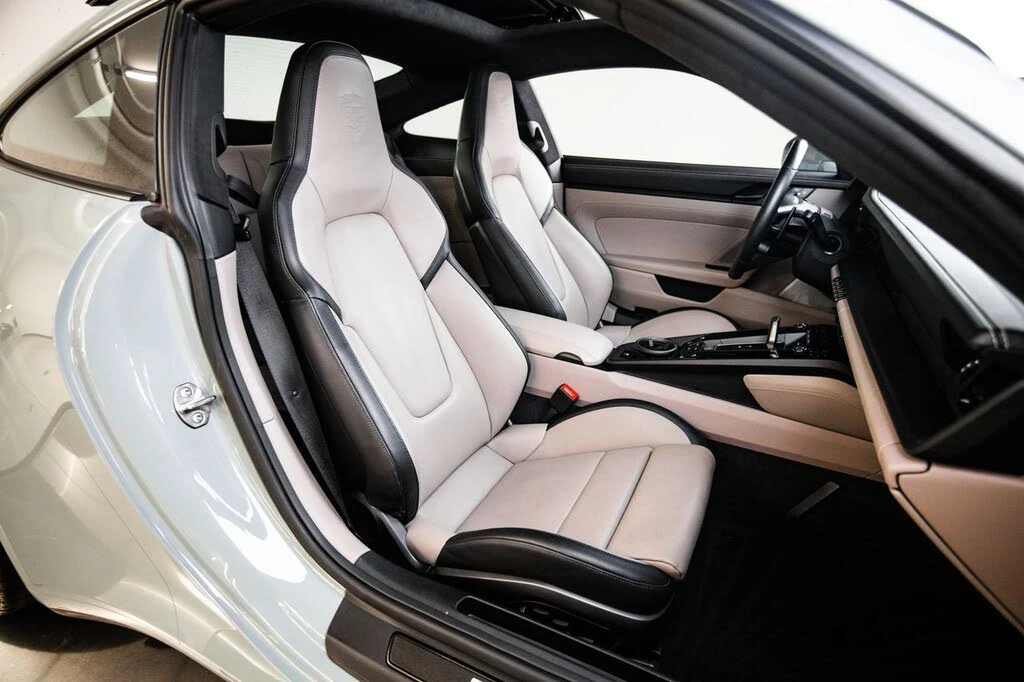 2025 Porsche 992 Carrera GTS - Image 29 of 30
