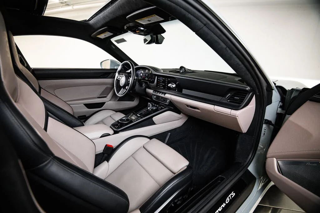 2025 Porsche 992 Carrera GTS - Image 28 of 30