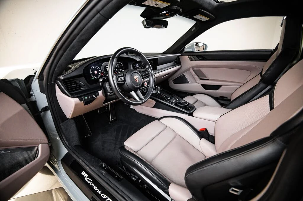 2025 Porsche 992 Carrera GTS - Image 4 of 30