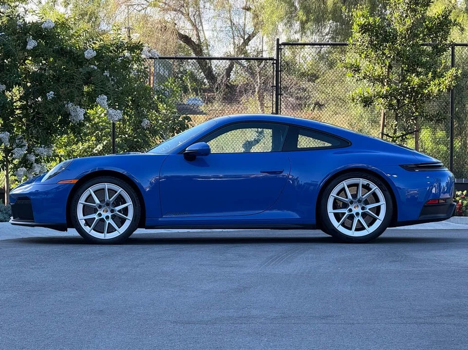 2025 Porsche 992 Carrera GTS - Image 2 of 31