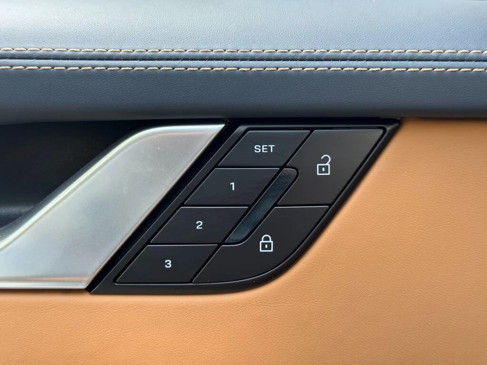 2025 Porsche 992 Carrera GTS - Image 18 of 31