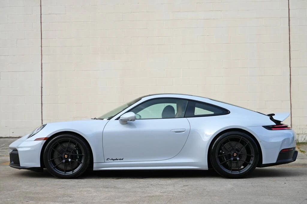 2025 Porsche 992 Carrera GTS - Image 9 of 31