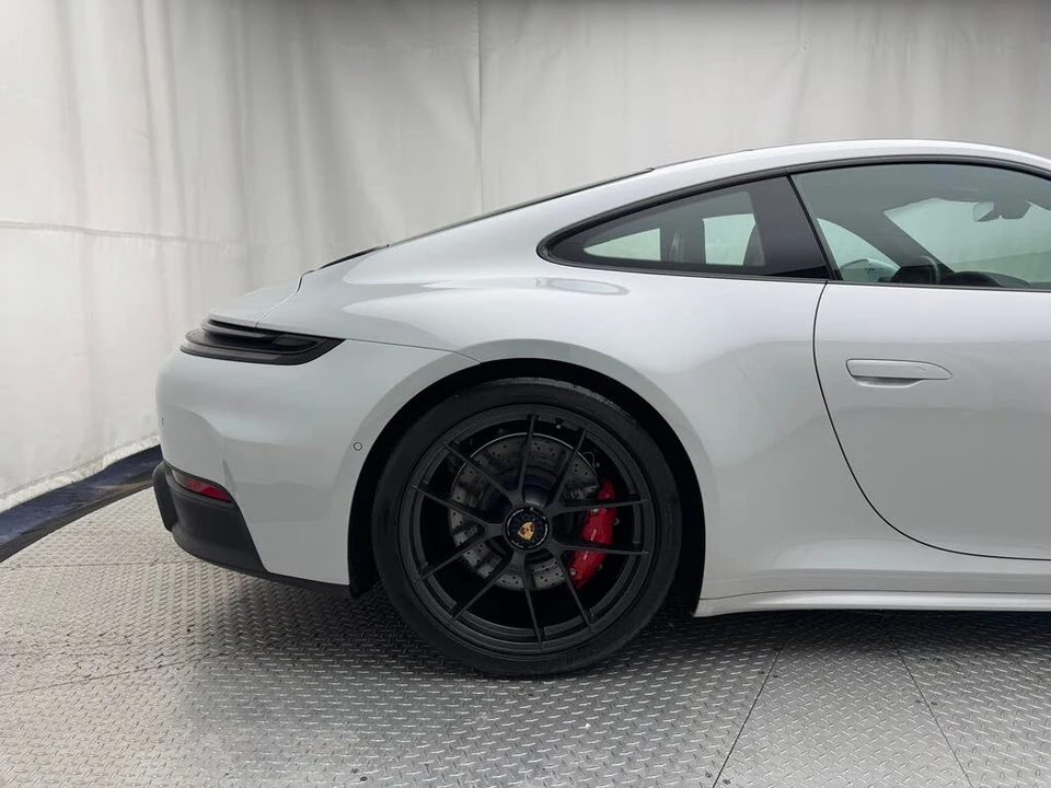 2025 Porsche 992 Carrera GTS - Image 14 of 31