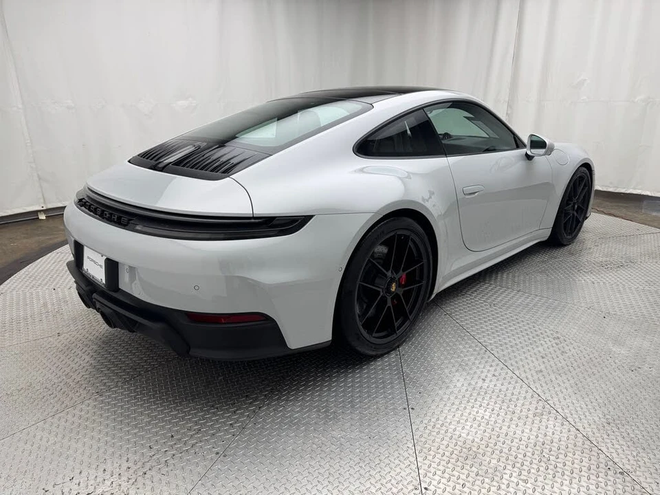 2025 Porsche 992 Carrera GTS - Image 12 of 31