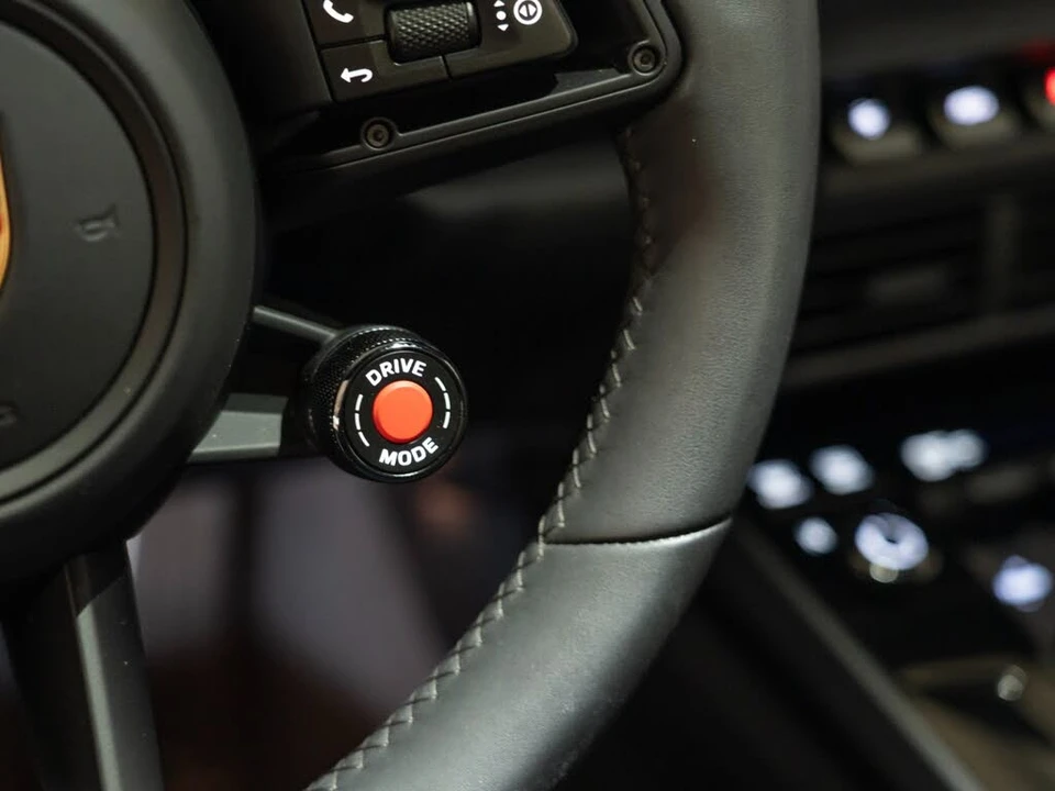 2025 Porsche 992 Carrera GTS - Image 22 of 25
