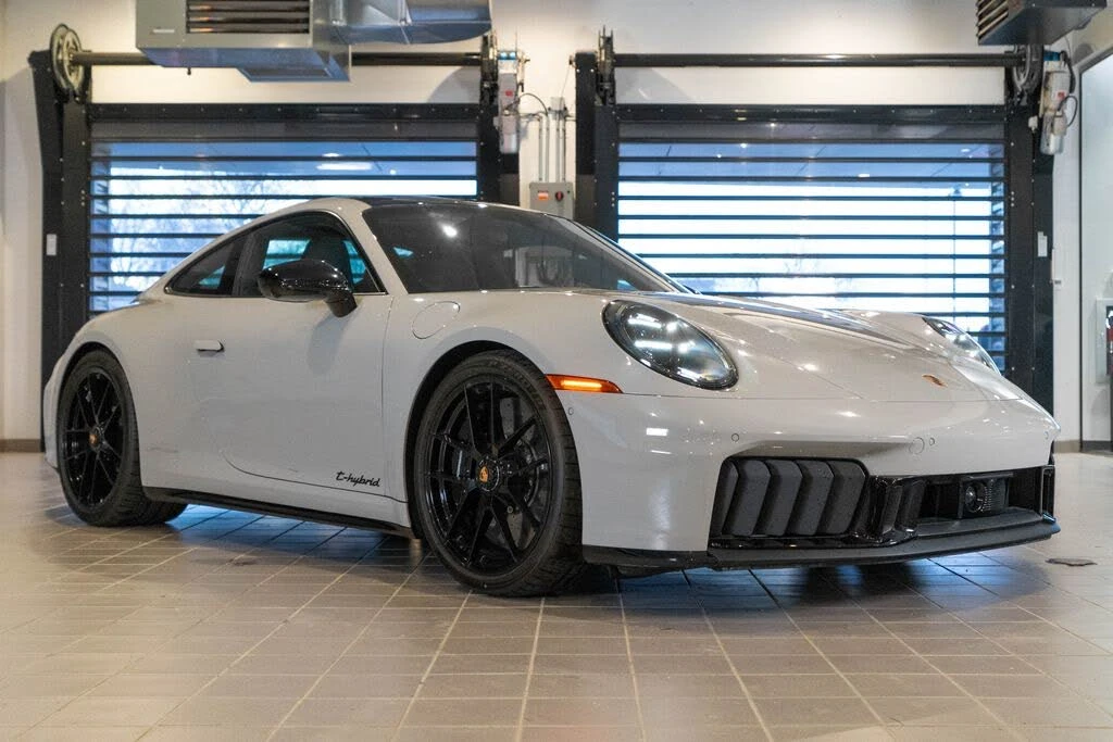 2025 Porsche 992 Carrera GTS - Image 7 of 7