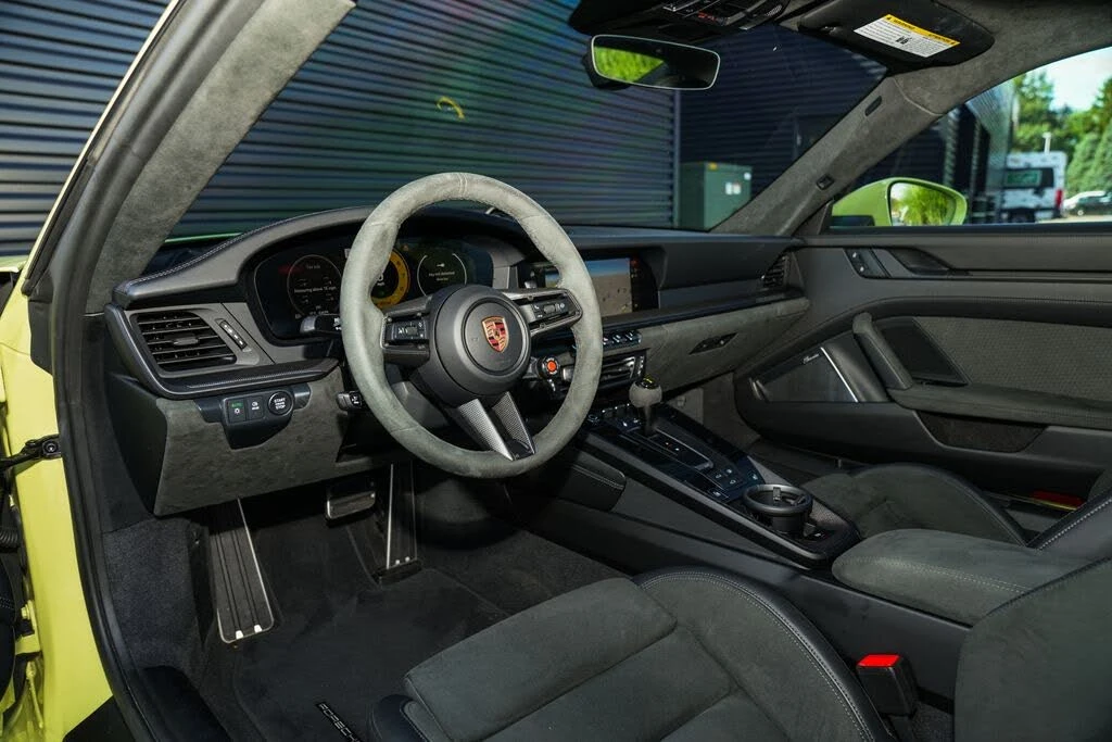 2025 Porsche 992 Carrera GTS - Image 4 of 31