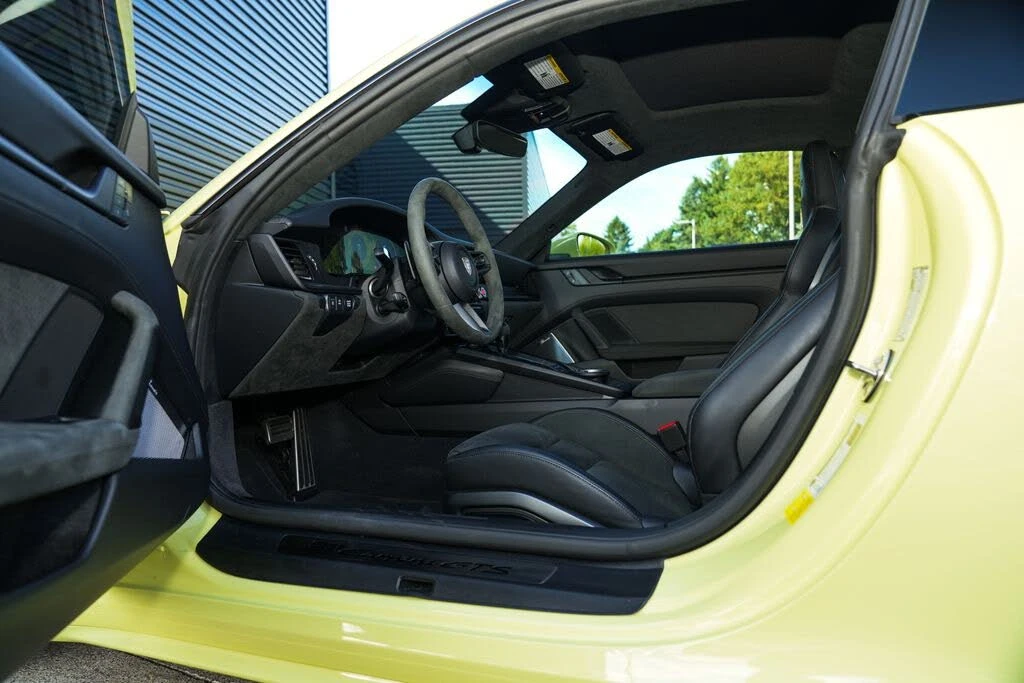 2025 Porsche 992 Carrera GTS - Image 19 of 31