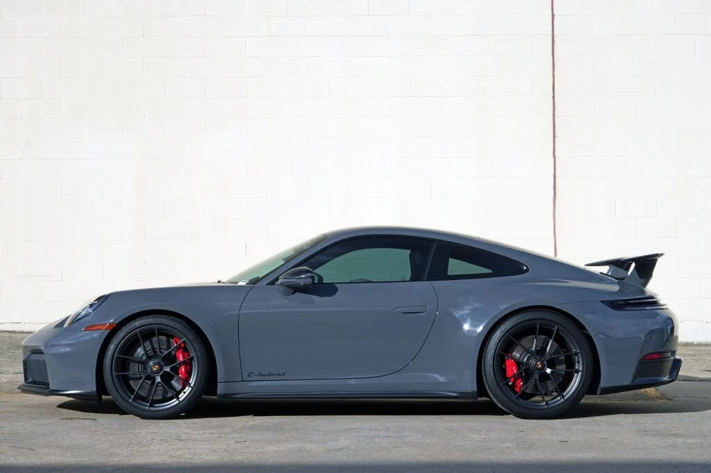 2025 Porsche 992 Carrera GTS - Image 9 of 31