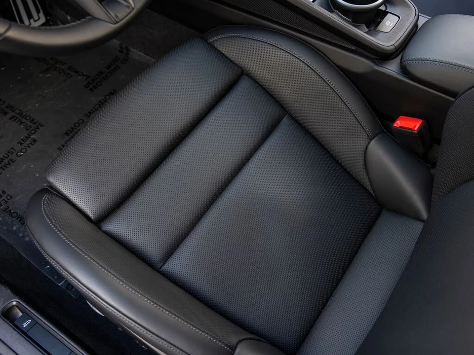 2025 Porsche 992 Carrera GTS - Image 26 of 31
