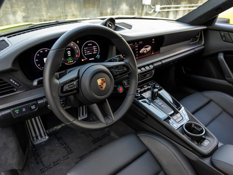 2025 Porsche 992 Carrera GTS - Image 4 of 31