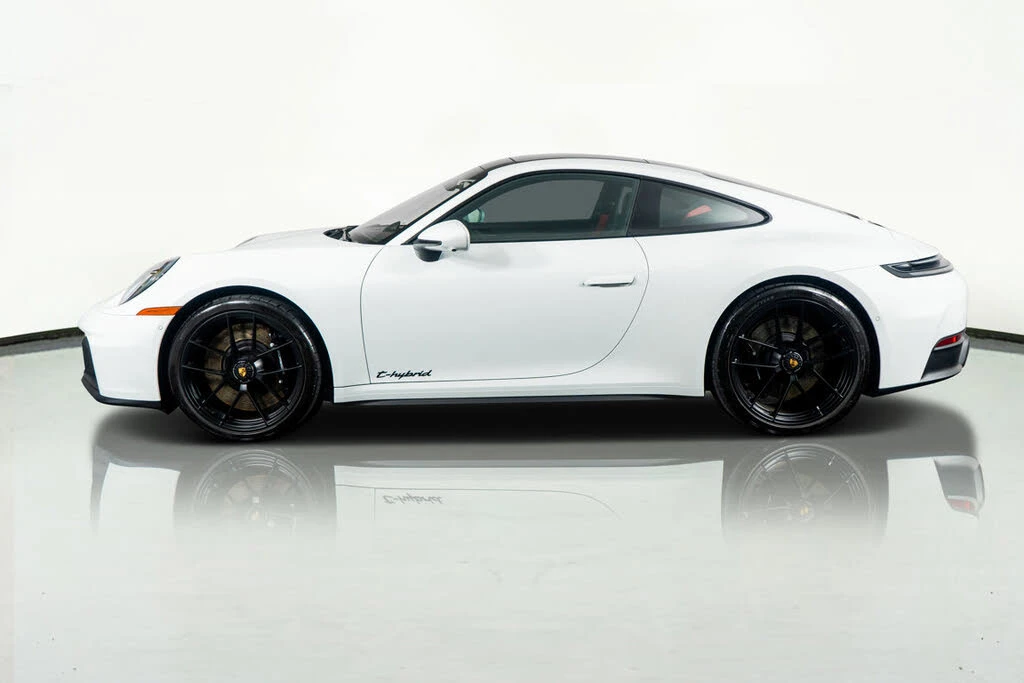 2025 Porsche 992 Carrera GTS - Image 16 of 31
