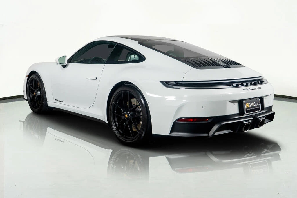 2025 Porsche 992 Carrera GTS - Image 15 of 31
