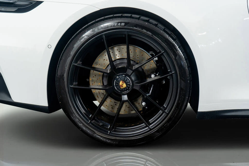 2025 Porsche 992 Carrera GTS - Image 9 of 31