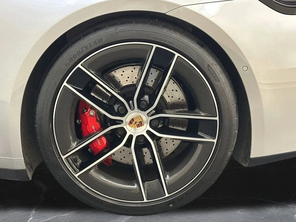 2025 Porsche 992 Carrera GTS - Image 30 of 31