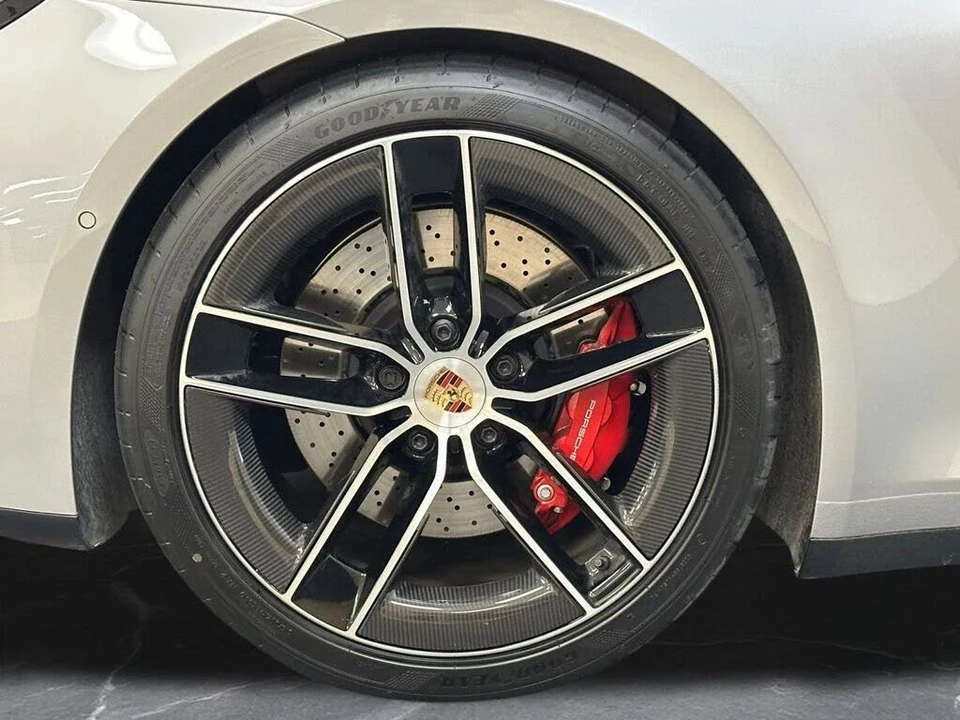 2025 Porsche 992 Carrera GTS - Image 31 of 31
