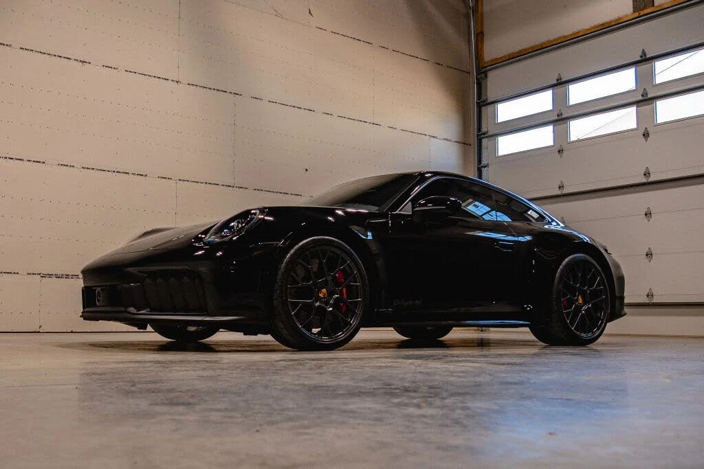 2025 Porsche 992 Carrera GTS - Image 17 of 31