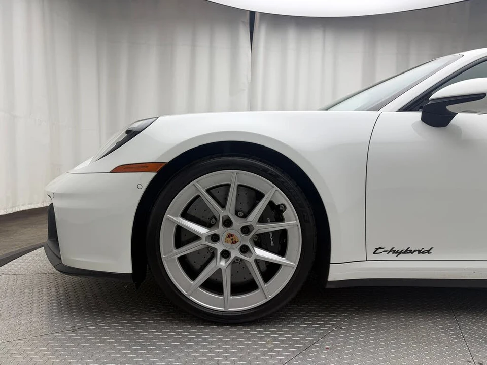 2025 Porsche 992 Carrera GTS - Image 7 of 31
