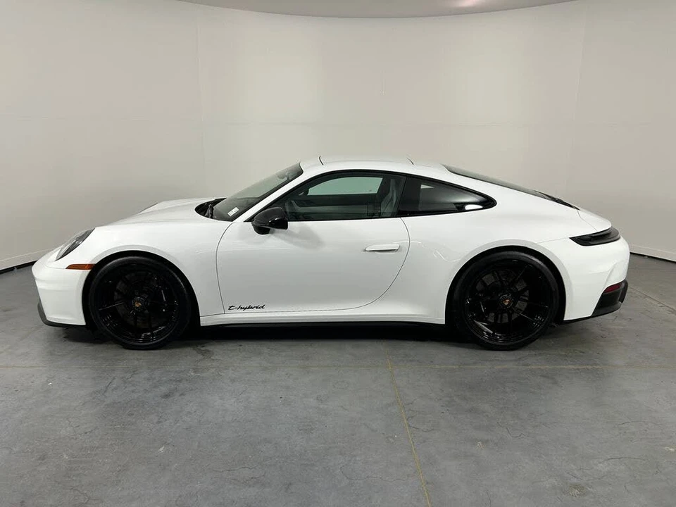 2025 Porsche 992 Carrera GTS - Image 2 of 31