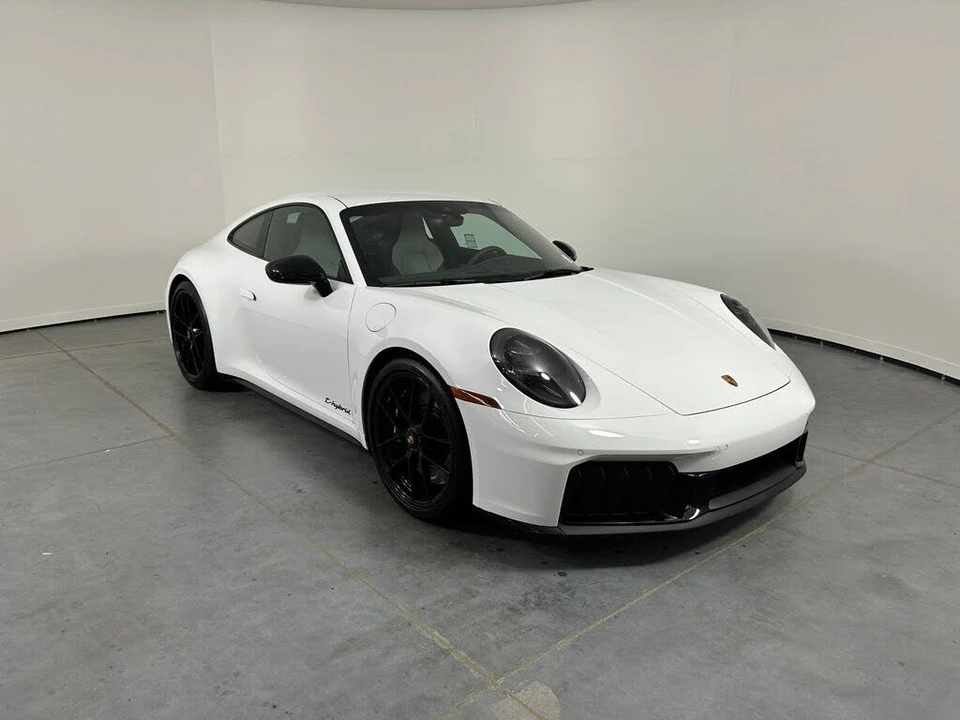 2025 Porsche 992 Carrera GTS - Image 9 of 31