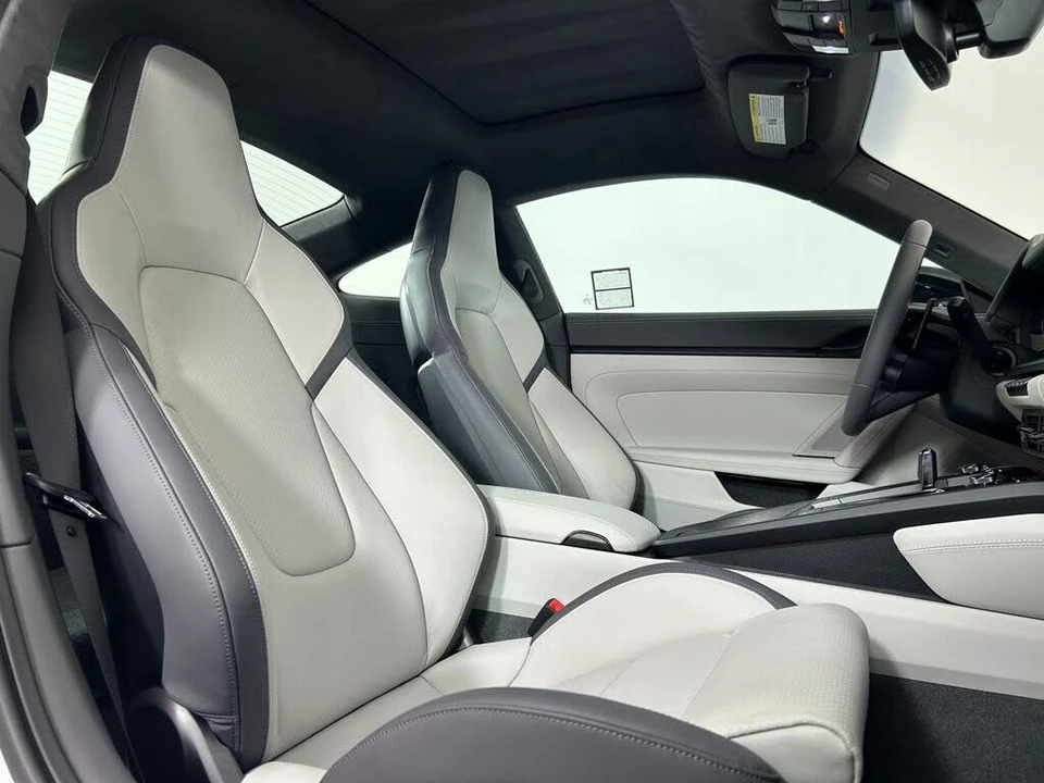2025 Porsche 992 Carrera GTS - Image 23 of 31