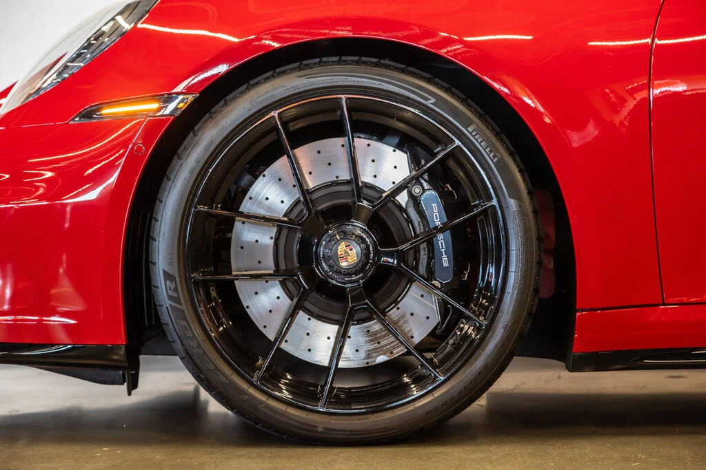 2025 Porsche 992 Carrera GTS - Image 17 of 31