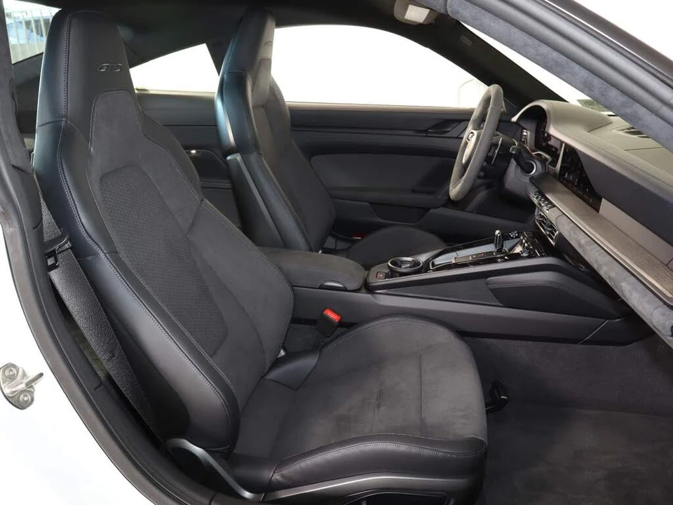2025 Porsche 992 Carrera GTS - Image 20 of 27