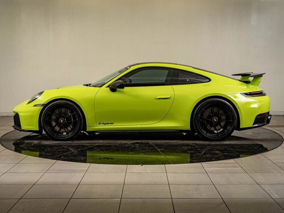 2025 Porsche 992 Carrera GTS - Image 2 of 31