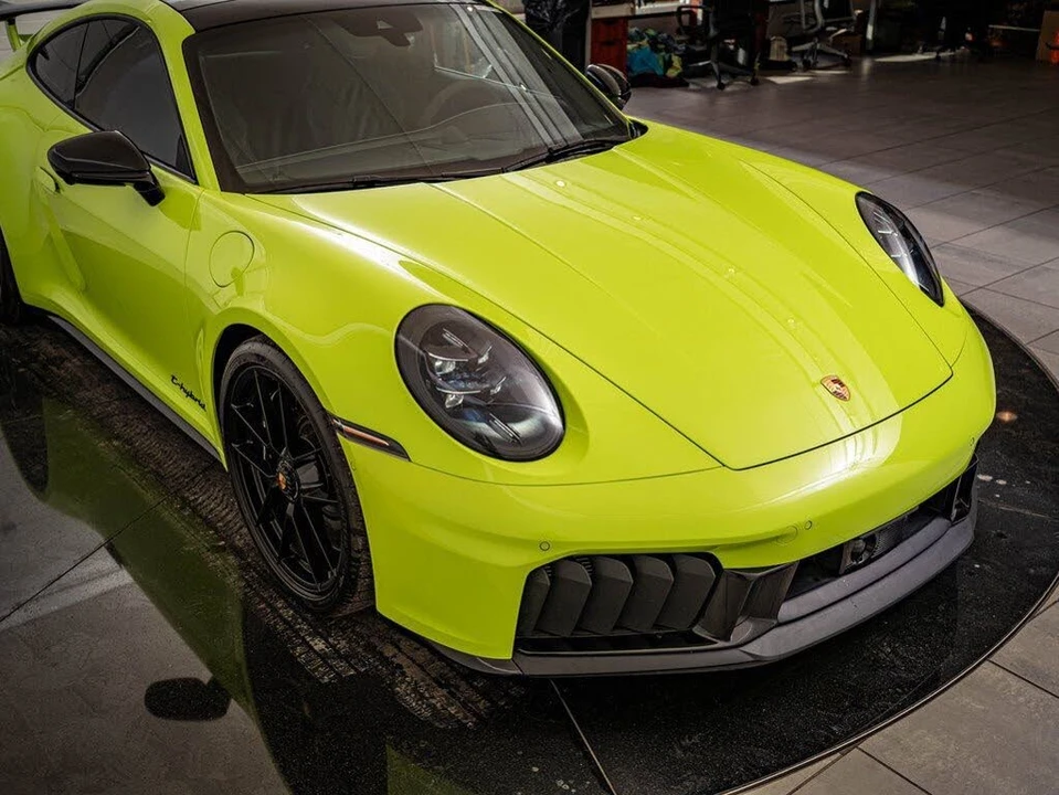 2025 Porsche 992 Carrera GTS - Image 17 of 31