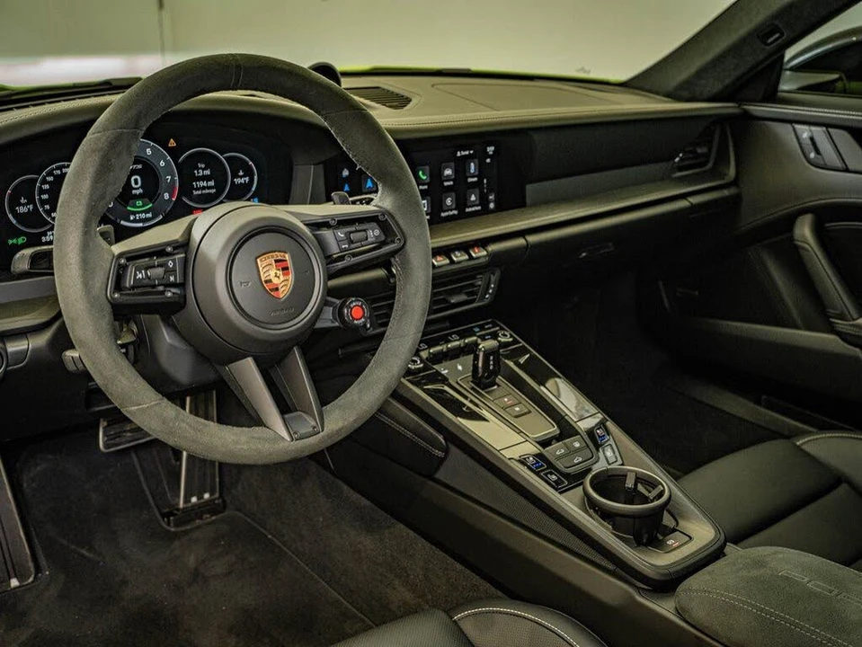 2025 Porsche 992 Carrera GTS - Image 4 of 31